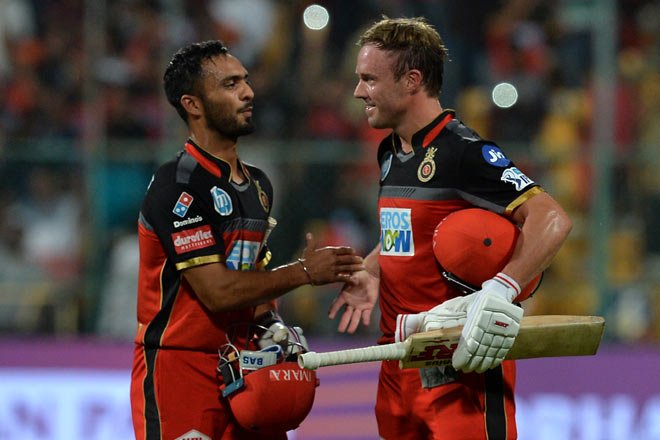 Mandeep's watch ABD's brilliance from the other end against DD. (PTI)