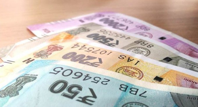 Rupee Surges 14 Paise To 73 81 Against The Us Dollar In Early Trade