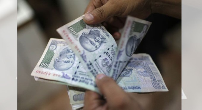 Rupee Slips 13 Paise To Close At 72 96 Against Us Dollar