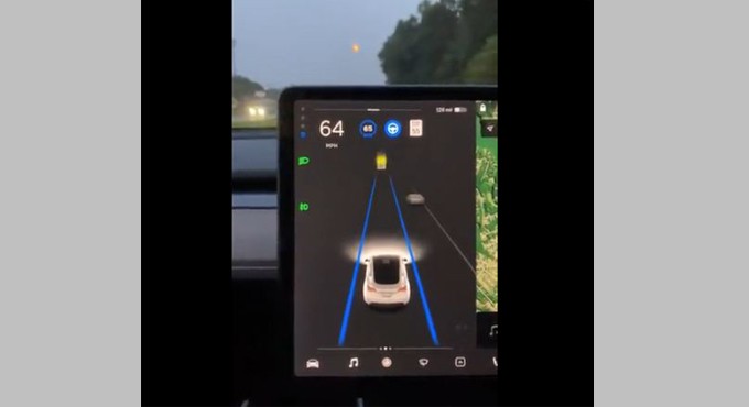 Watch: Tesla’s self-driving autopilot feature mistakes moon for yellow light