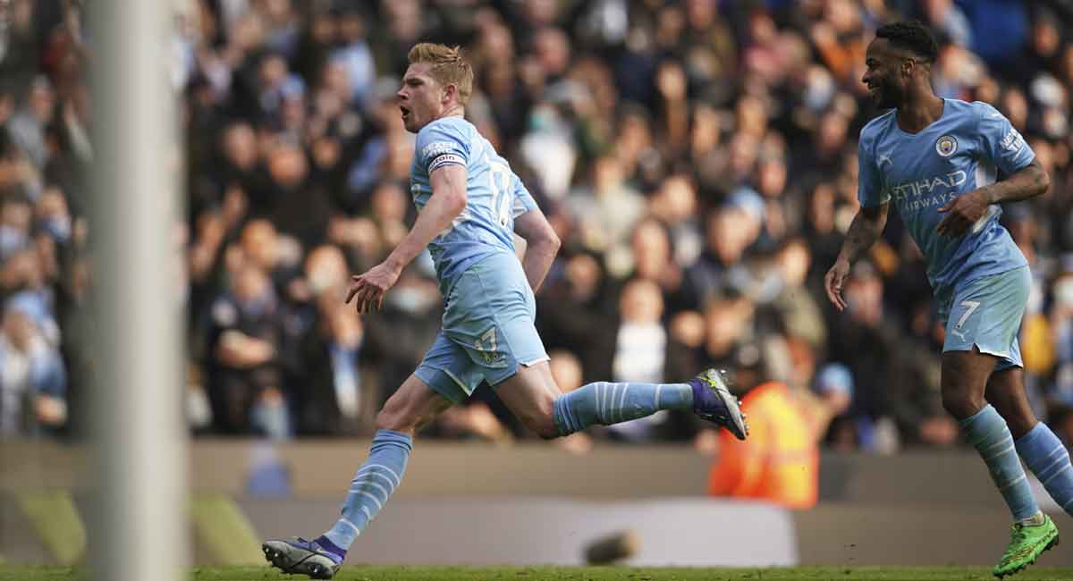 Premier League: Manchester City beat Chelsea to go 13 points clear at the top