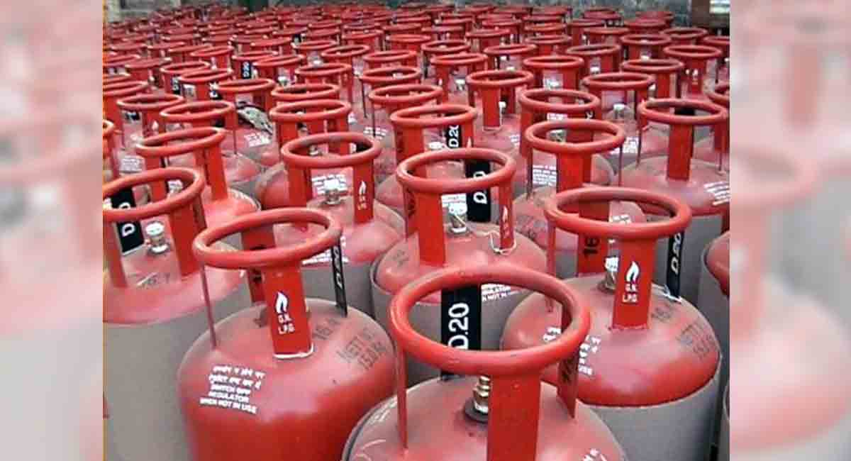 Illegal LPG cylinders refilling centre raided in Hyderabad