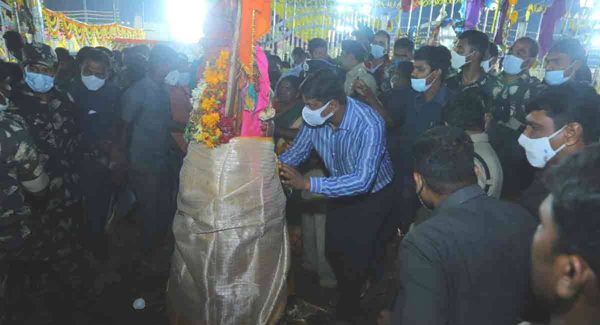 Devotion defeats fear of Covid: Devotees in large number turns up Medaram Jatara