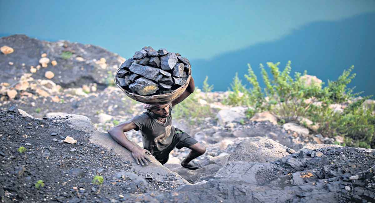 Singareni CMD instructs authorities to expedite targeted coal production