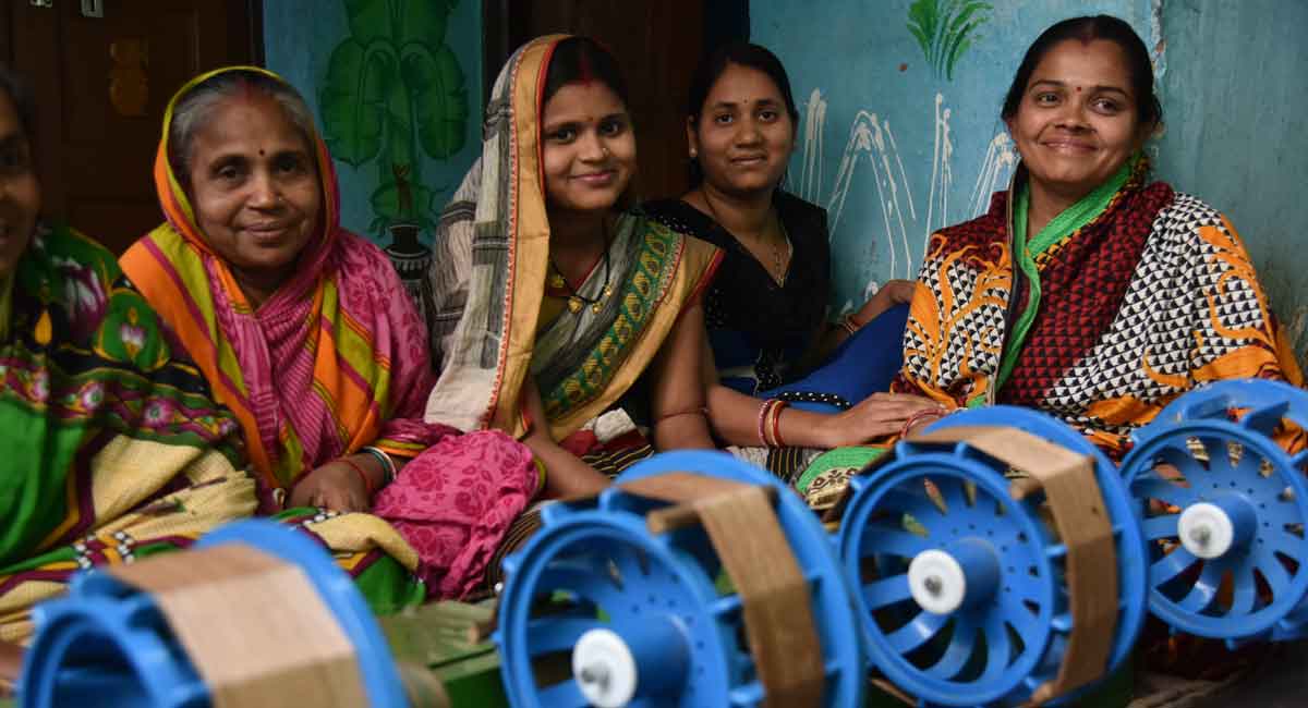 Resham Sutra replaces ‘thigh reeling’ with reeling machines to help silk workers, improve income