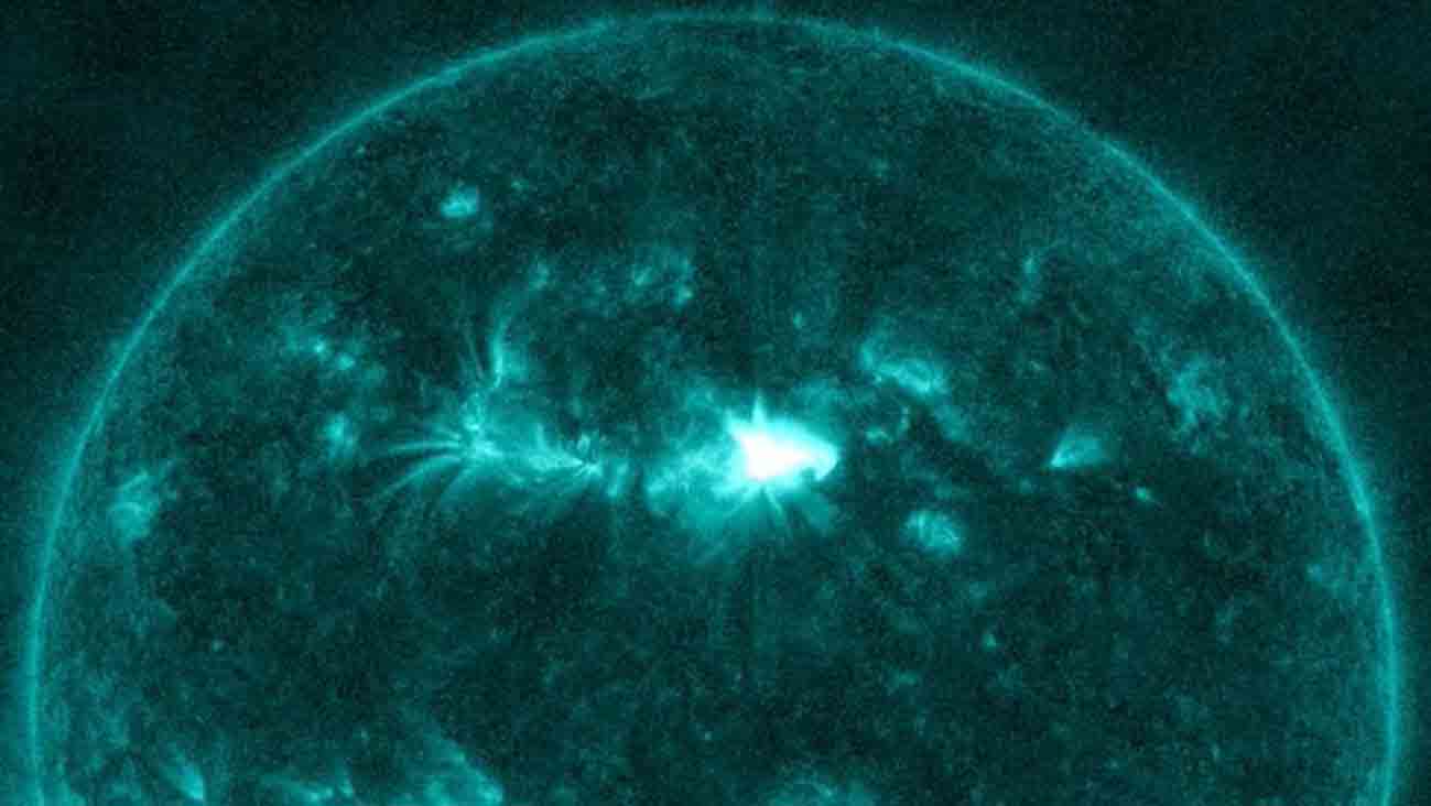 Sun erupts with 17 flares, solar storms to hit Earth on Thursday