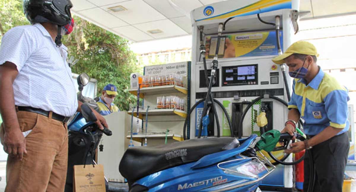 Petrol price to reduce by Rs 9.5 per litre, Diesel by 7