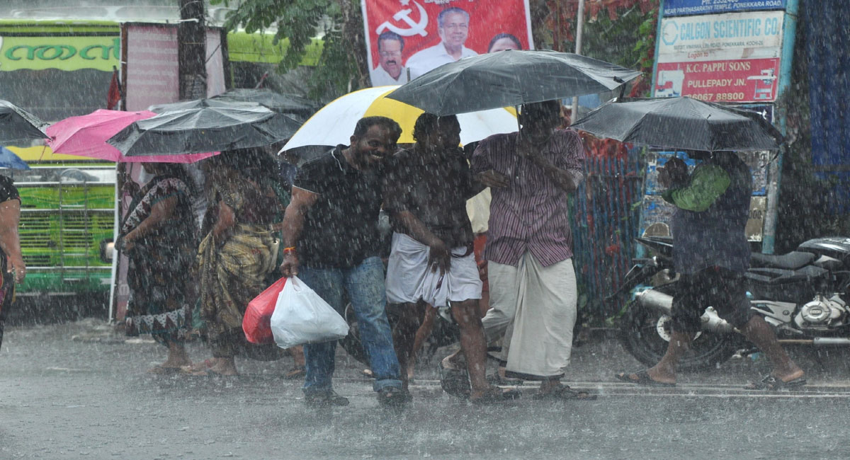 Monsoon hits Kerala, conditions favourable for further advance: IMD