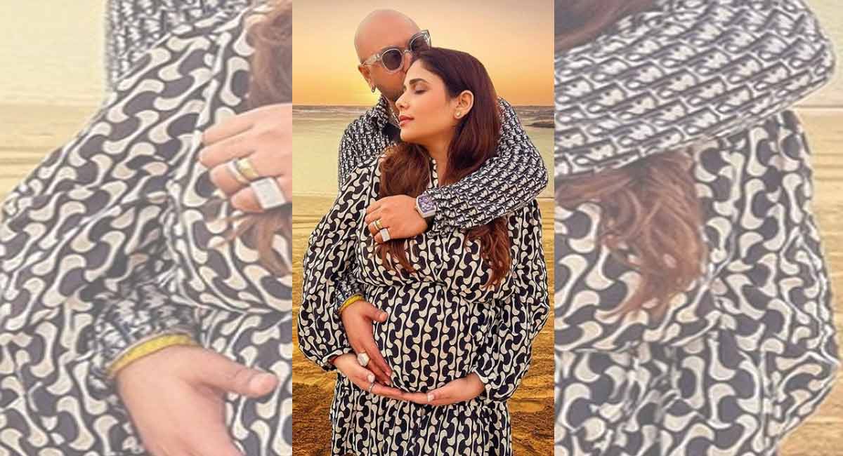 B Praak, wife Meera’s newborn dies at time of birth