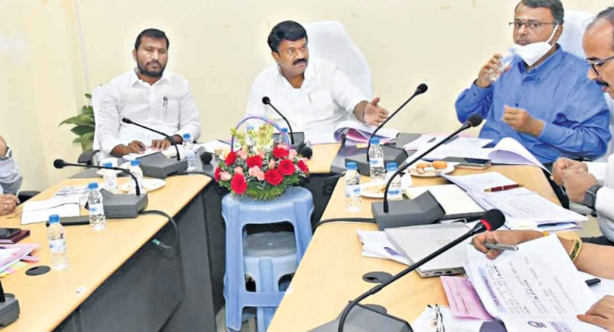 Telangana govt draws up plans to develop fishing projects