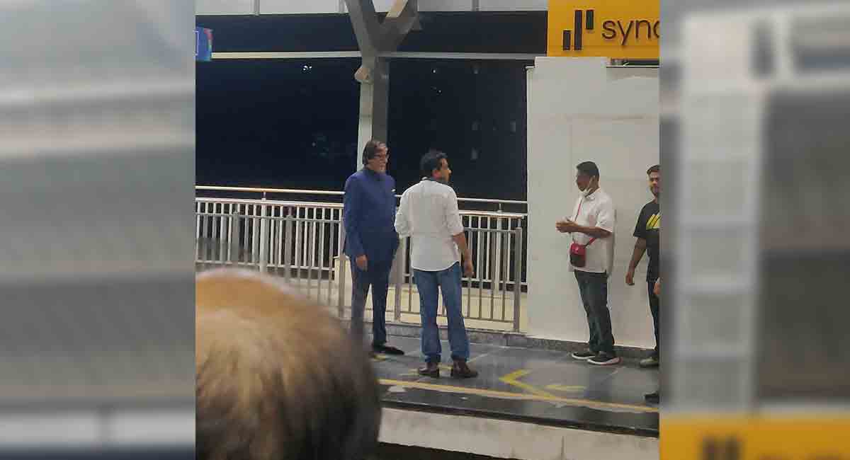 Hyderabad: Amitabh Bachchan spotted at Raidurg metro station