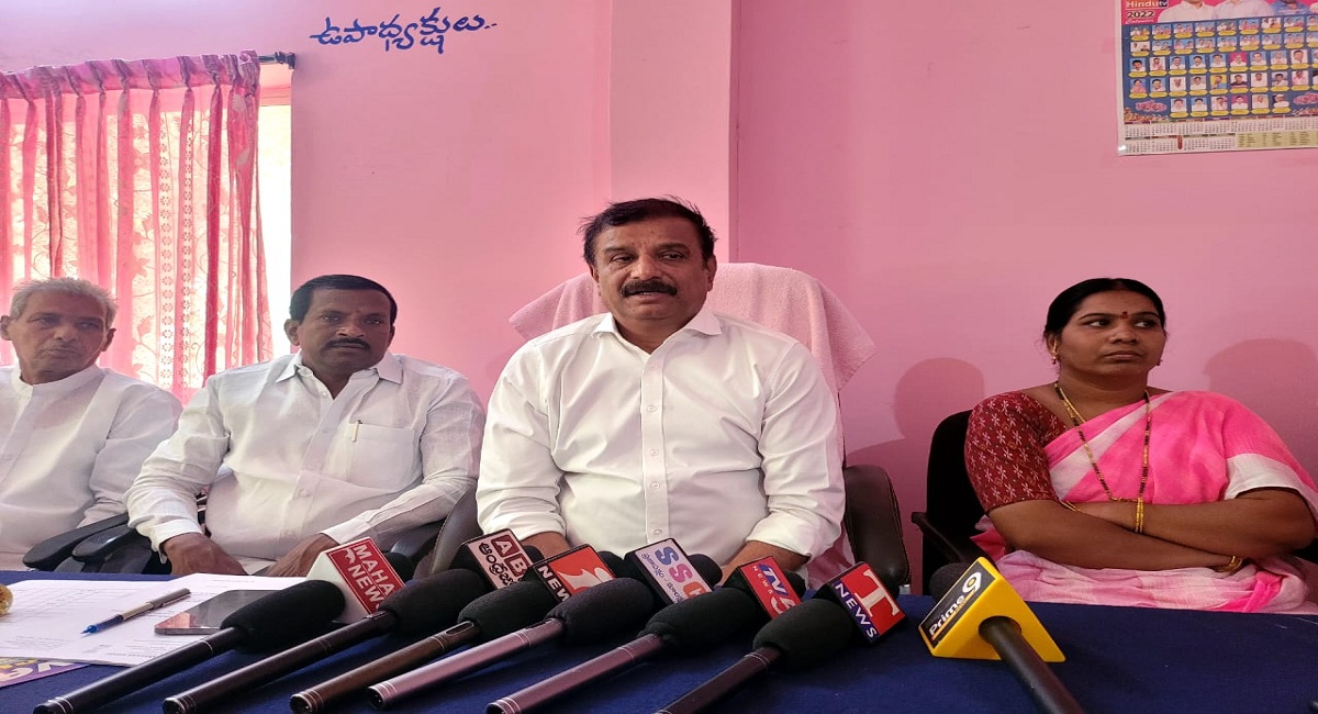 Telangana CM KCR to visit Dubbak constituency soon