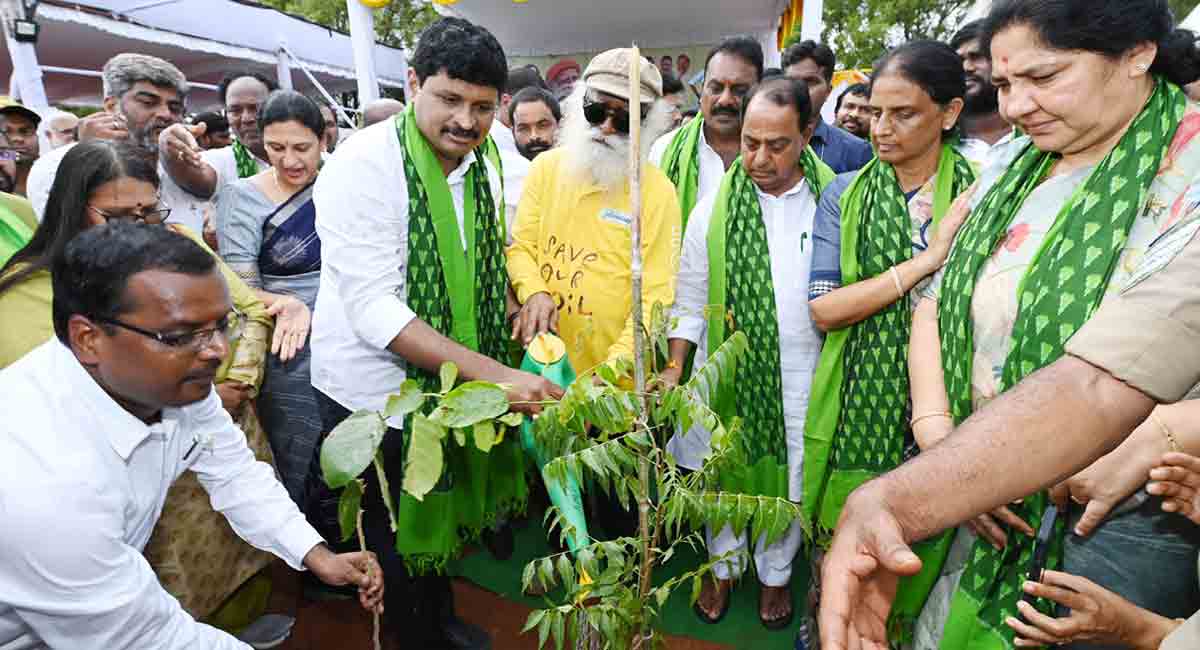 Hyderabad: Sadhguru launches 5th phase of Green India Challenge