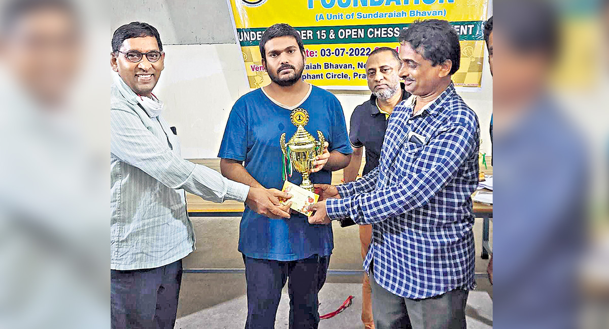 Praveen Prasad bags top honours in Pragathi Chess Tournament