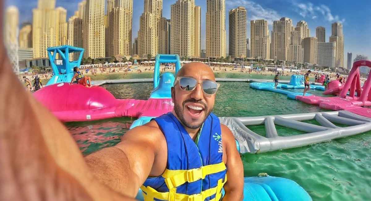 يواصل مؤسس AquaFun في دبي ، أحمد بن صيبع ، نشر الفرح وإلهام الآخرين