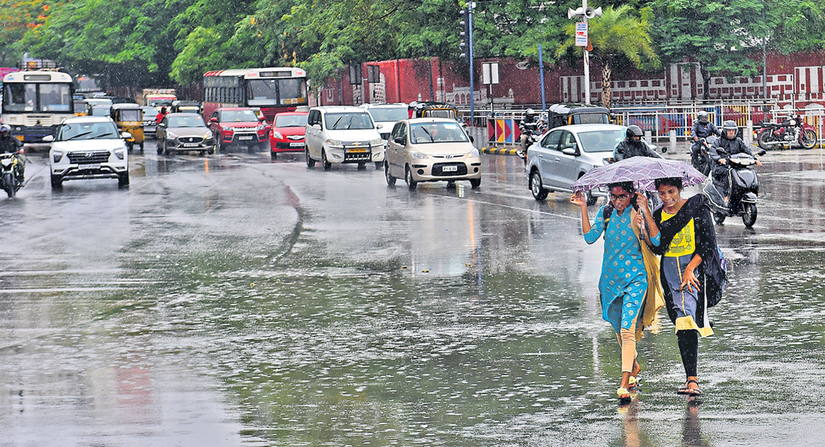 Wet weekend brings Hyderabad to a standstill